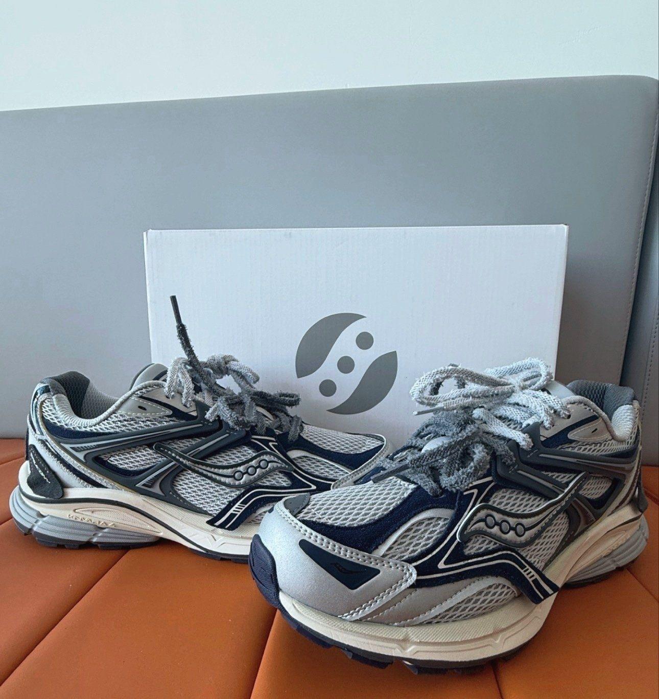索康尼Kinvara 4 RE|复古党直接锁死这双灰调老爹